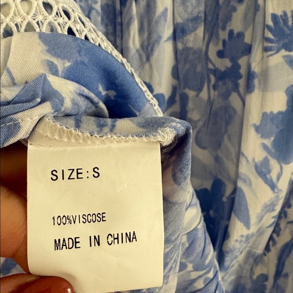 ANANY NEW Blue Floral Lace Dress Shortsleeved Size Small NWOT - Picture 5 of 5